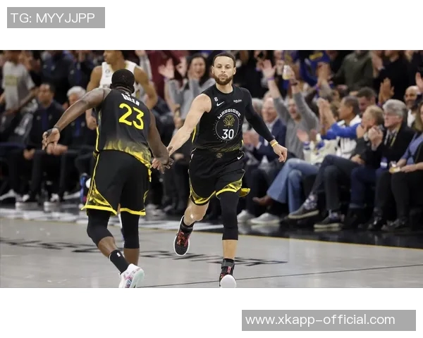 美媒分析库里未来比赛球鞋选择打火箭或穿麦迪款鹈鹕战则选择保罗PE